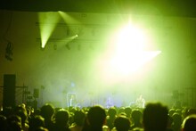 羊文学のパフォーマンスの様子。（撮影：池野詩織）