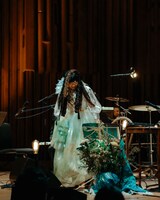 青葉市子（Photo by Ellie Slorick）