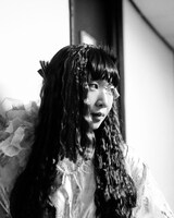 青葉市子（Photo by Ellie Slorick）