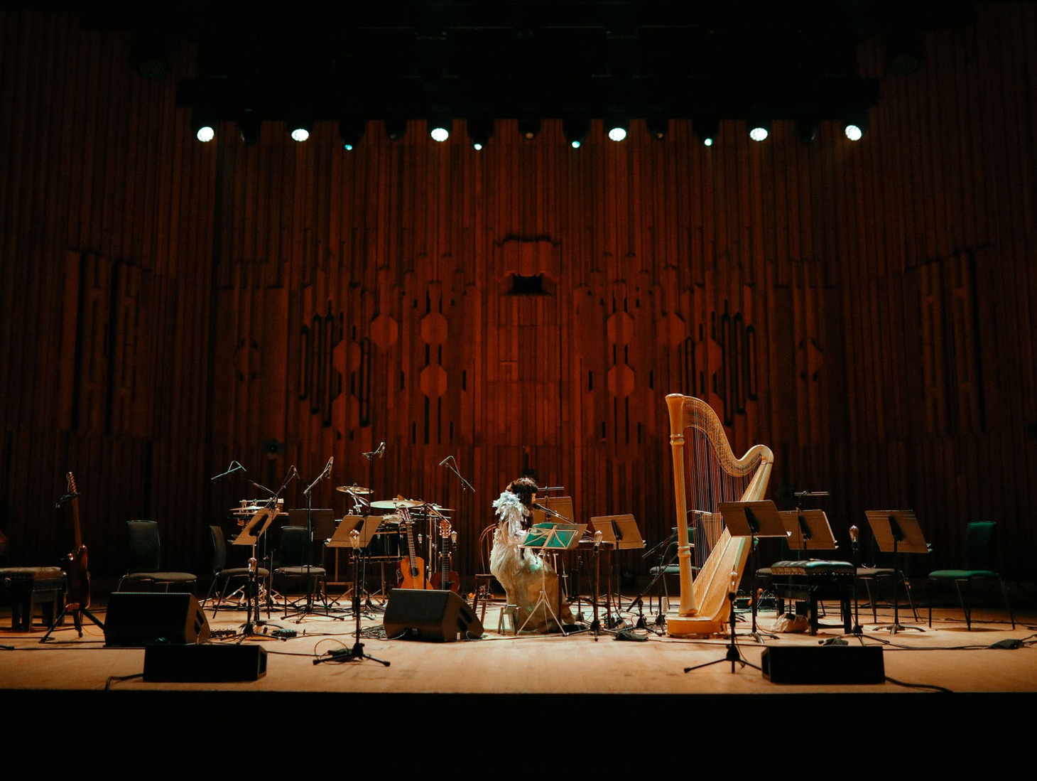 青葉市子「Luminescent Creatures World Tour」Barbican Centre公演の様子。（Photo by Ellie Slorick）