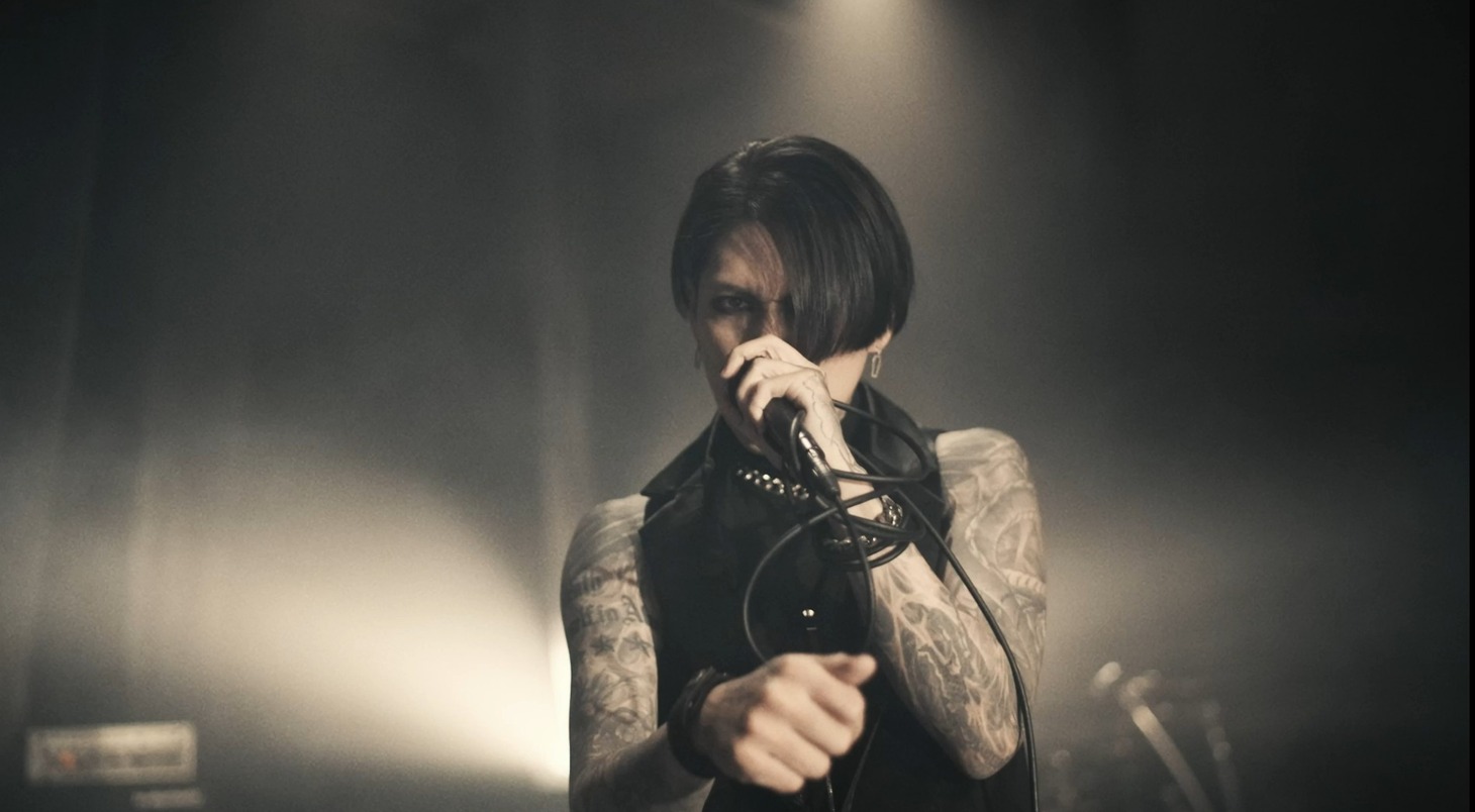 lynch.「GOD ONLY KNOWS」ミュージックビデオより