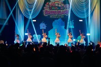 「こみっきゅおん！ONE MAN LIVE 2025 『SWEETS ISLAND』」の様子。（提供：エイジアプロモーション）