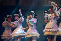 「こみっきゅおん！ONE MAN LIVE 2025 『SWEETS ISLAND』」の様子。（提供：エイジアプロモーション）