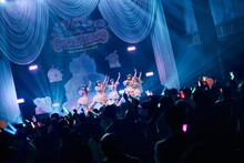 「こみっきゅおん！ONE MAN LIVE 2025 『SWEETS ISLAND』」の様子。（提供：エイジアプロモーション）