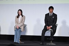 左から永野芽郁、阿部寛。