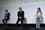 左から音尾琢真、高橋英樹、永野芽郁。