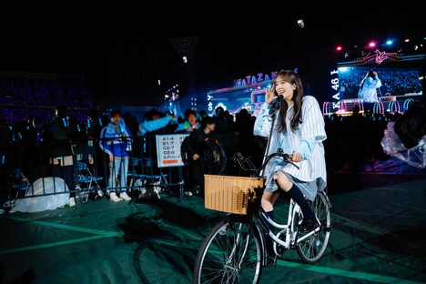 佐々木久美の卒業セレモニーの様子。（撮影：上山陽介）