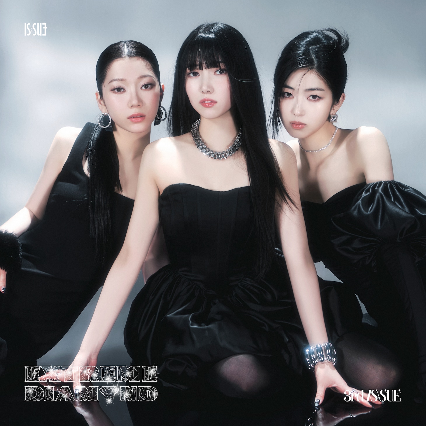IS:SUE「EXTREME DIAMOND」UNIVERSAL MUSIC STORE限定盤ジャケット©︎LAPONE GIRLS