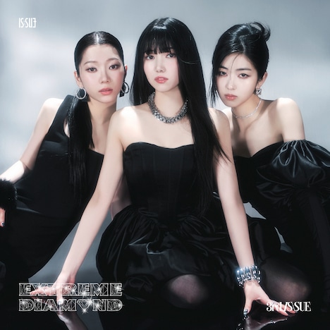 IS:SUE「EXTREME DIAMOND」UNIVERSAL MUSIC STORE限定盤ジャケット©︎LAPONE GIRLS