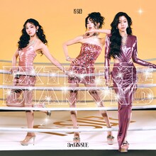 IS:SUE「EXTREME DIAMOND」初回限定盤Aジャケット ©LAPONE GIRLS