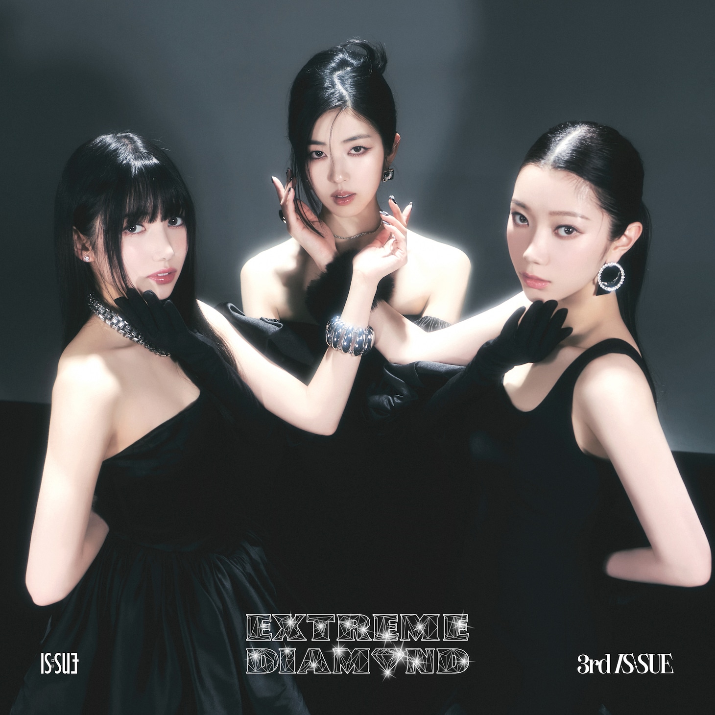 IS:SUE「EXTREME DIAMOND」初回限定盤Bジャケット©︎LAPONE GIRLS