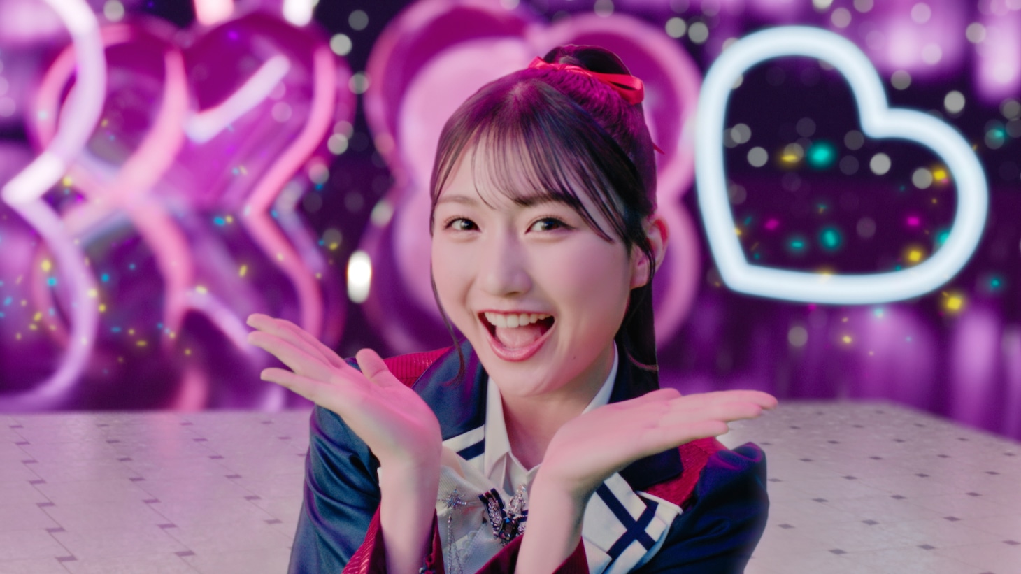 NMB48「チューストライク」ミュージックビデオのサムネイル。