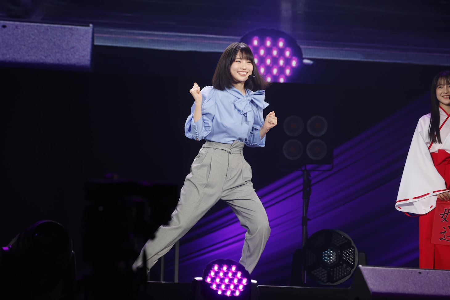 反復横跳びを披露する増田三莉音。（撮影：鈴木健太［KENTA Inc.］）