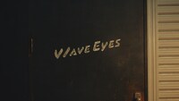 「WAVEコンタクトレンズ」CM「見えるぜ！WAVE EYES」編より。