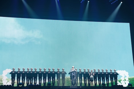 「OWV 5th Anniversary LIVE-SUPERNOVA-」の様子。