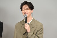 笑う沢村玲（ONE N' ONLY）。