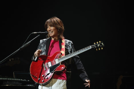 角松敏生「TOSHIKI KADOMATSU Performance 2025 C.U.M Vol. 2 Instrumental Tour “Tiny Scandal”」大阪・SkyシアターMBS公演の様子。
