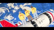 ROCKETMAN feat. のん「no worries」ミュージックビデオより。