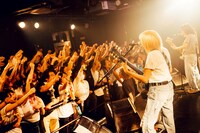 ゆきなり（G, Vo）（撮影：toya）