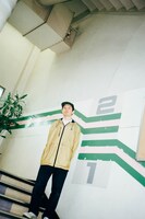 吉祥寺レンガ館モールの階段にて。