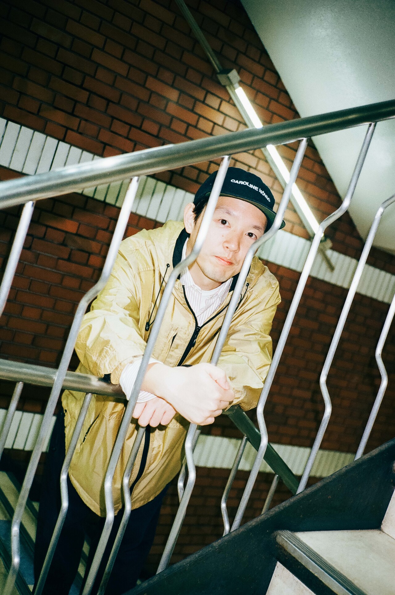 吉祥寺レンガ館モールの階段にて。