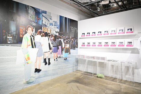 「KEN MIYAKE PHOTO EXHIBITION "THE iDOL"」の会場。