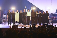 折坂悠太「のこされた者のワルツ」出演者一同。（Photo by Yukitaka Amemiya）