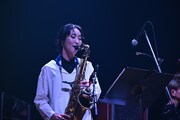 ハラナツコ（Sax, Flute）（Photo by Yukitaka Amemiya）