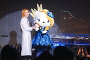 YOSHIKIとyoshikittyのツーショット写真