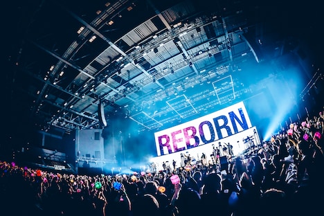 .ENDRECHERI.「REBORN」横浜BUNTAI公演の様子。（撮影：冨田味我）