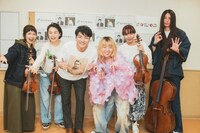 「ライブナタリー “森山直太朗 × 中村佳穂”」出演者一同。（撮影：曽我美芽）