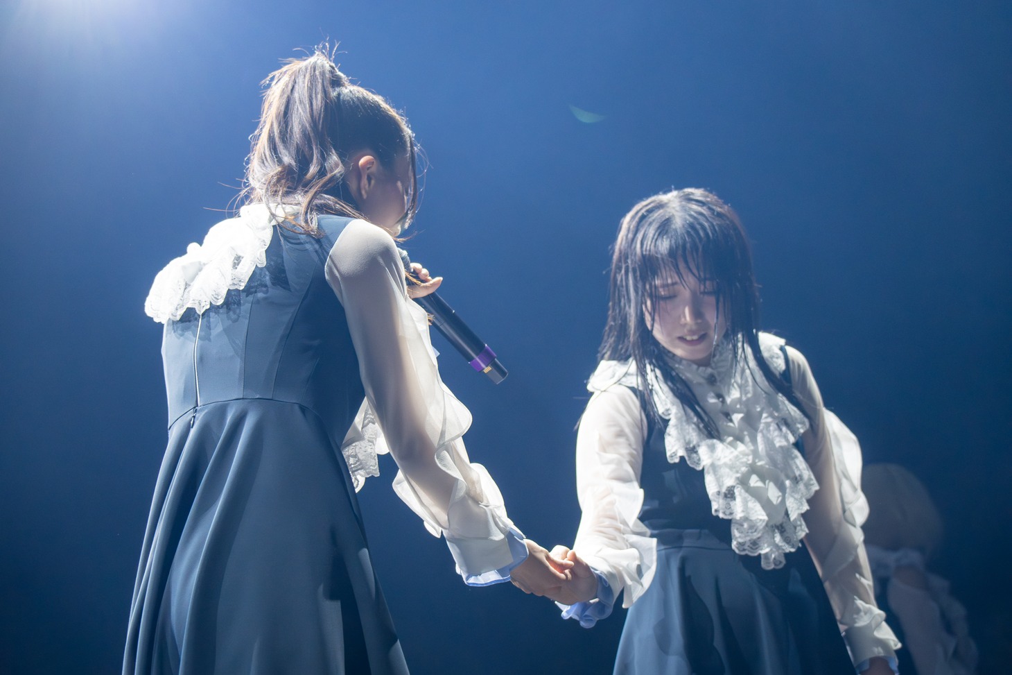 左から汐崎初音、蓮水恭美。