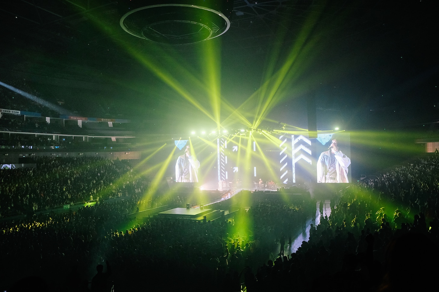 米津玄師「KENSHI YONEZU 2025 WORLD TOUR / JUNK」上海・MERCEDES-BENZ ARENA公演の様子。（Photo by Yusuke Yamatani）