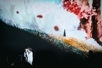 米津玄師「KENSHI YONEZU 2025 WORLD TOUR / JUNK」パリ・ZEINTH PARIS公演の様子。（Photo by Jiro Konami）