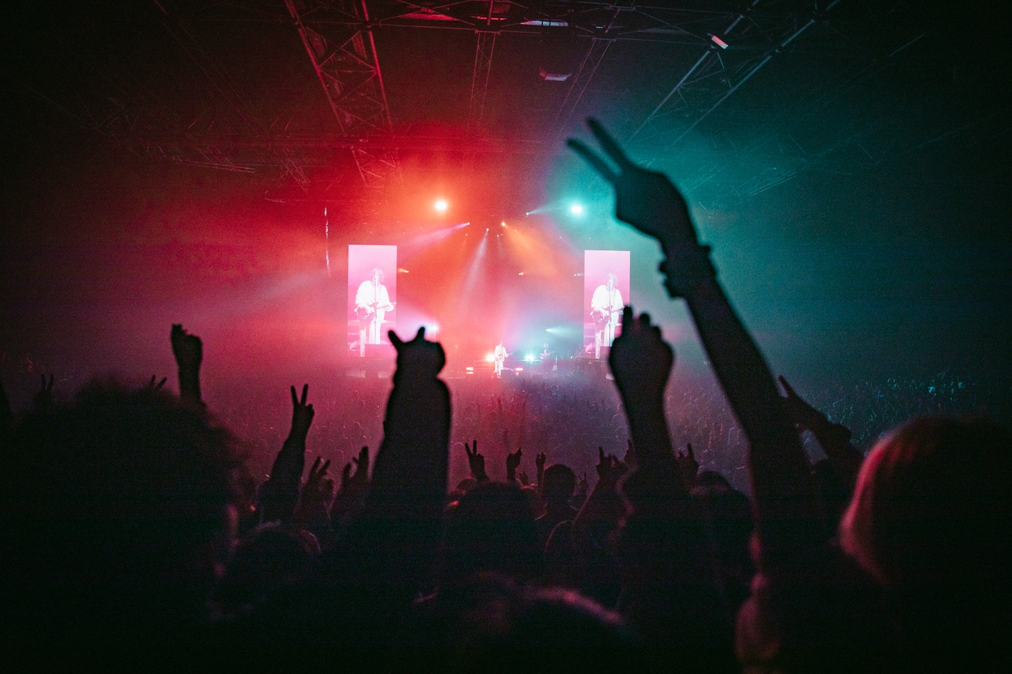 米津玄師「KENSHI YONEZU 2025 WORLD TOUR / JUNK」パリ・ZEINTH PARIS公演の様子。（Photo by Jiro Konami）