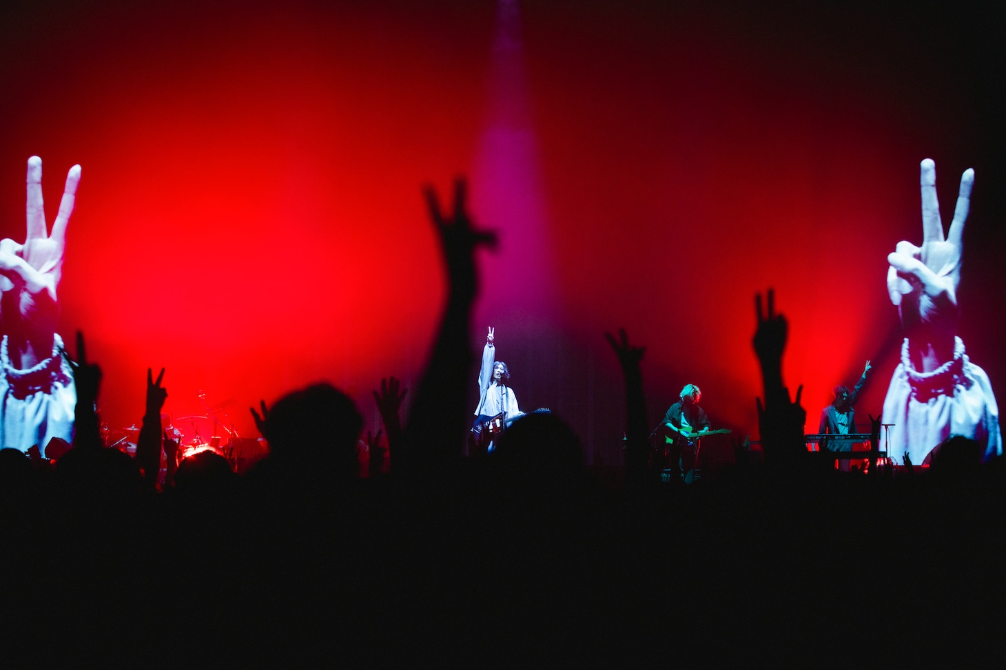 「KENSHI YONEZU 2025 WORLD TOUR / JUNK」パリ公演の様子。（Photo by Jiro Konami）