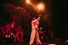 米津玄師「KENSHI YONEZU 2025 WORLD TOUR / JUNK」ニューヨーク・RADIO CITY MUSIC HALL公演の様子。（Photo by Jiro Konami）