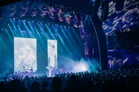 米津玄師「KENSHI YONEZU 2025 WORLD TOUR / JUNK」ニューヨーク・RADIO CITY MUSIC HALL公演の様子。（Photo by Jiro Konami）