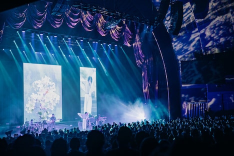 米津玄師「KENSHI YONEZU 2025 WORLD TOUR / JUNK」ニューヨーク・RADIO CITY MUSIC HALL公演の様子。（Photo by Jiro Konami）