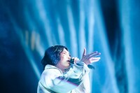 米津玄師「KENSHI YONEZU 2025 WORLD TOUR / JUNK」ニューヨーク・RADIO CITY MUSIC HALL公演の様子。（Photo by Jiro Konami）