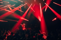 米津玄師「KENSHI YONEZU 2025 WORLD TOUR / JUNK」ロサンゼルス・YOUTUBE THEATER公演の様子。（Photo by Jiro Konami）