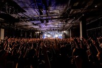 「BLAZING DAYS」LIQUIDROOM公演の様子。