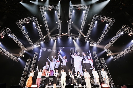 新しい学校のリーダーズ、FANTASTICSメンバー、MC陣。