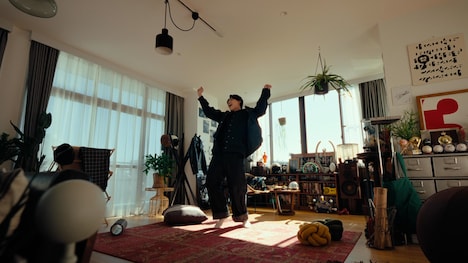 テレビCM「サン生のCM決まったよ」編より。