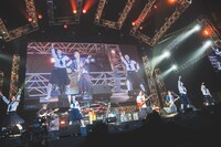 マカロニえんぴつと新しい学校のリーダーズ。