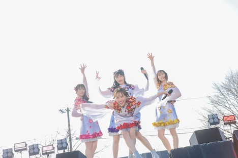 「ももクロ春の一大事2025 in 新発田市 ～新発田 新発見!?～」DAY1公演の様子。