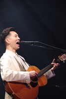 佐藤良成（Vo, G）