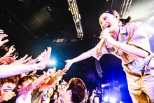 なち（Vo, G / サバシスター）（撮影：齋藤タカヒロ）