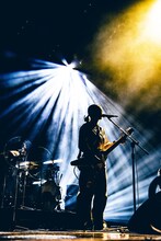 なち（Vo, G / サバシスター）（撮影：齋藤タカヒロ）