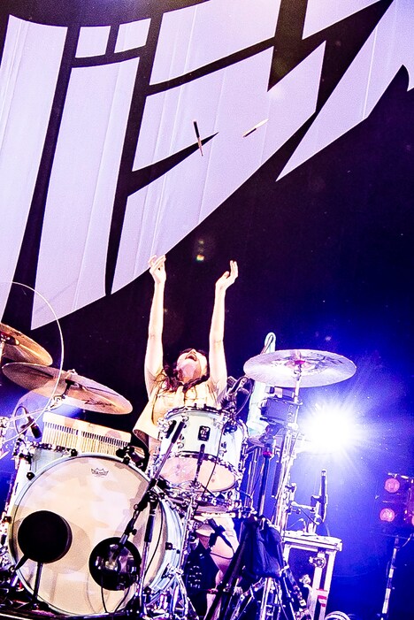 ごうけ（Dr, Cho / サバシスター）（撮影：齋藤タカヒロ）